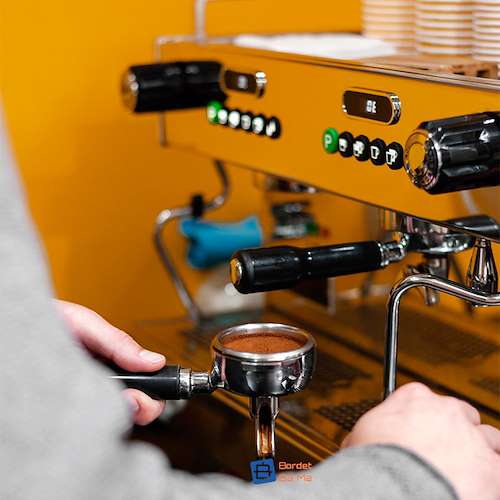 تعمیرات برد الکترونیکی دستگاه قهوه‌ ساز صنعتی - بردت با ما